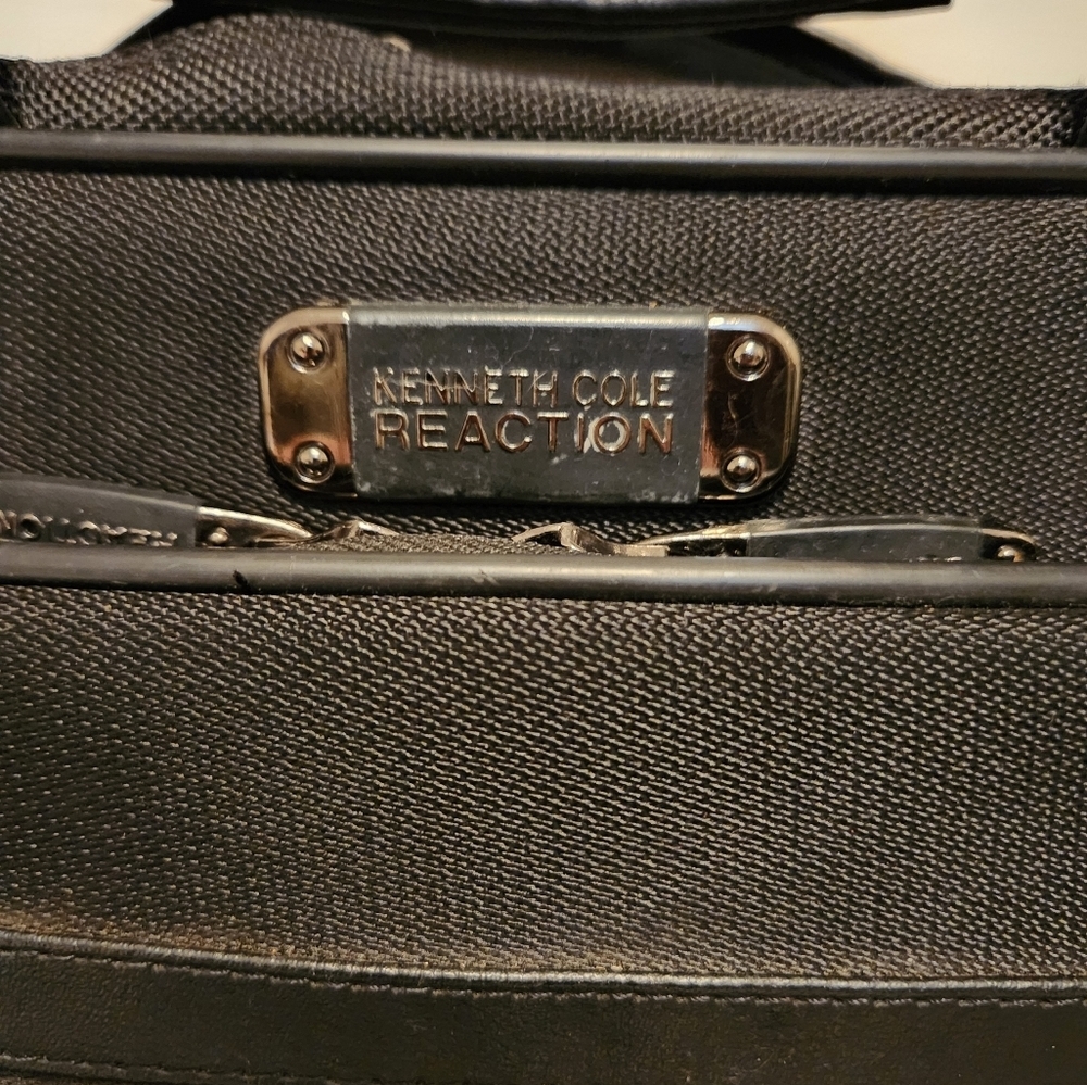 Like New Kenneth Cole Reaction Work Bag with R-tech lining - Picture 2 of 10